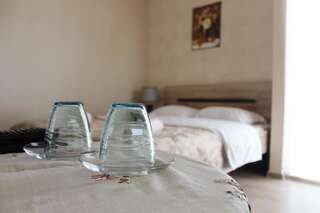 Отель Hotel Elegant Батуми Стандартный двухместный номер с 1 кроватью-5