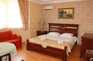 Отель Hotel Elegant Батуми Люкс-1
